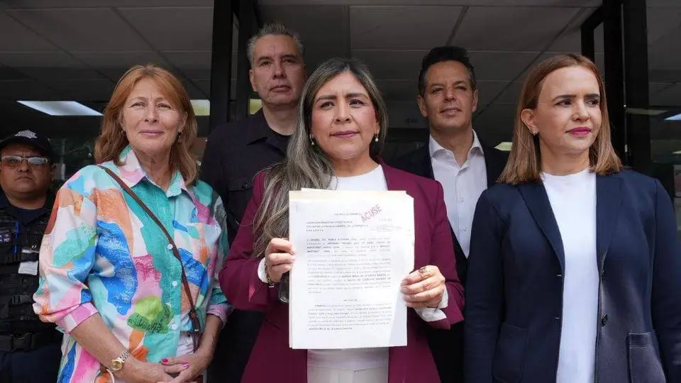 Morena denuncia ante la FGR al alcalde de Monterrey por presunto daño patrimonial
