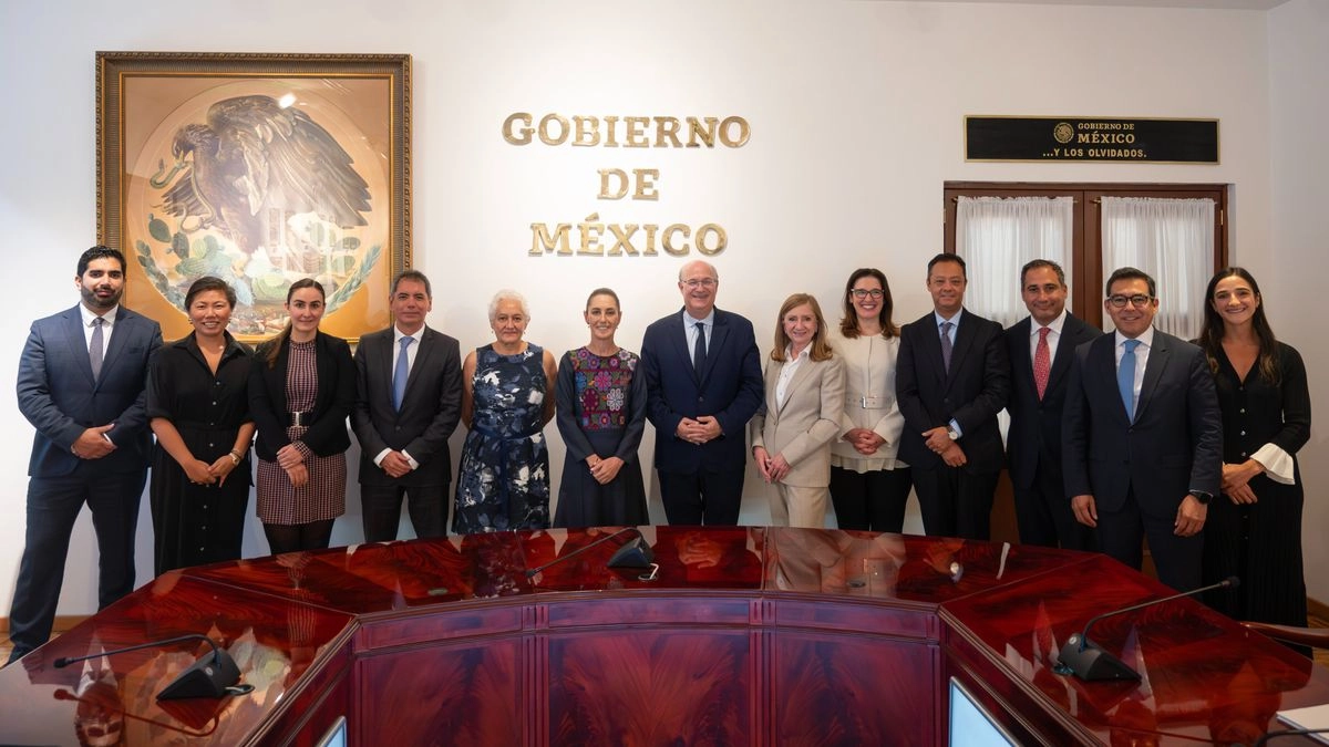 Claudia Sheinbaum recibe al presidente del Banco Interamericano de Desarrollo en Palacio Nacional